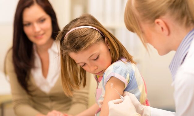 Kiedy udać się z dzieckiem na szczepienie?